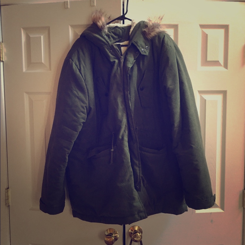 Lilbetter men’s jacket with fur hood